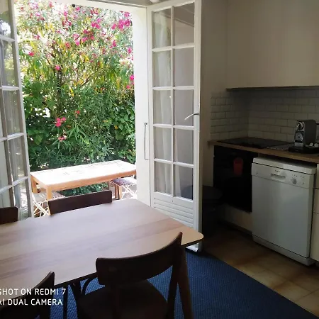 Les Lauriers Roses Apartment *